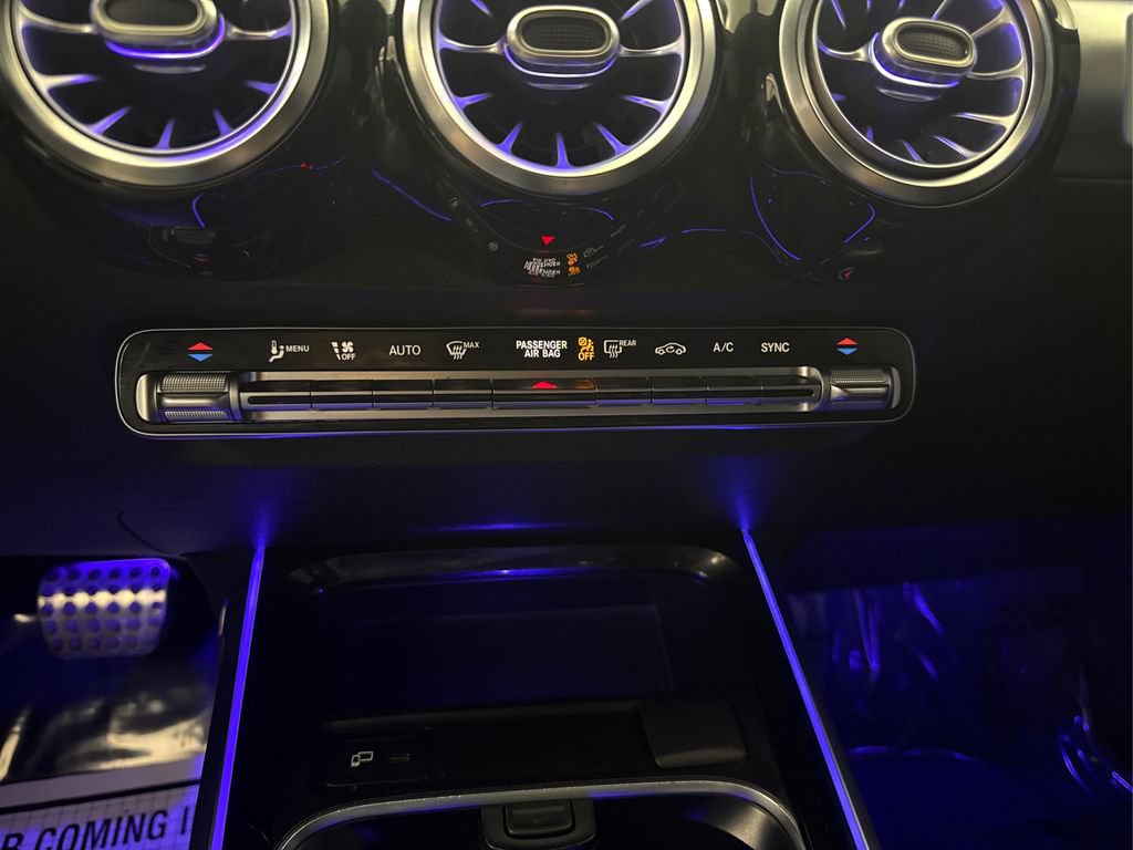 Used 2021 Mercedes-Benz GLB 250 image 37