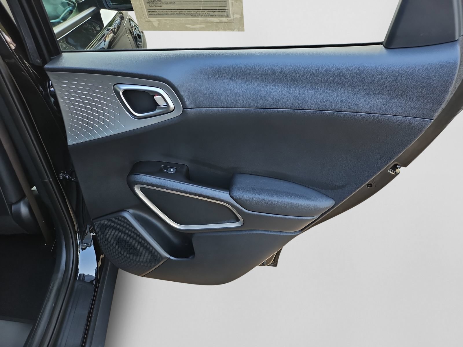 Used 2025 Kia Soul LX FWD image 31