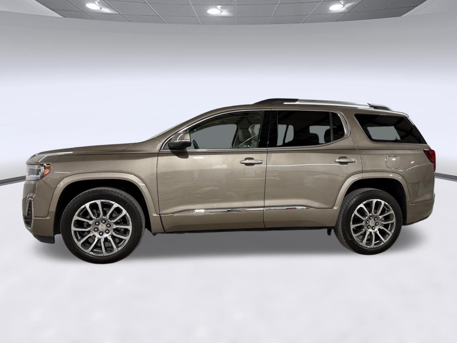 Used 2023 GMC Acadia Denali w/ Denali Ultimate Package AWD/4WD image 2