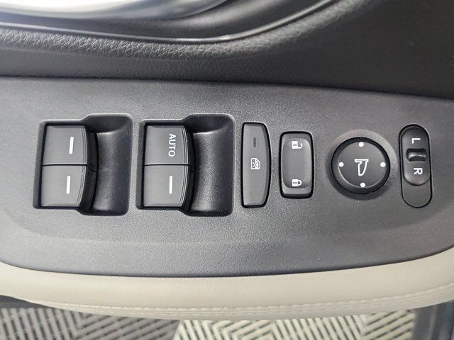 Used 2025 Honda HR-V LX image 19