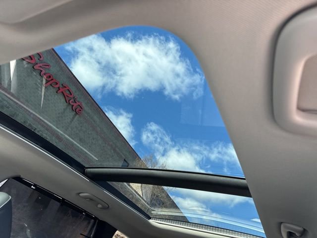 Used 2023 Hyundai Santa Fe SEL w/ Premium Package image 5