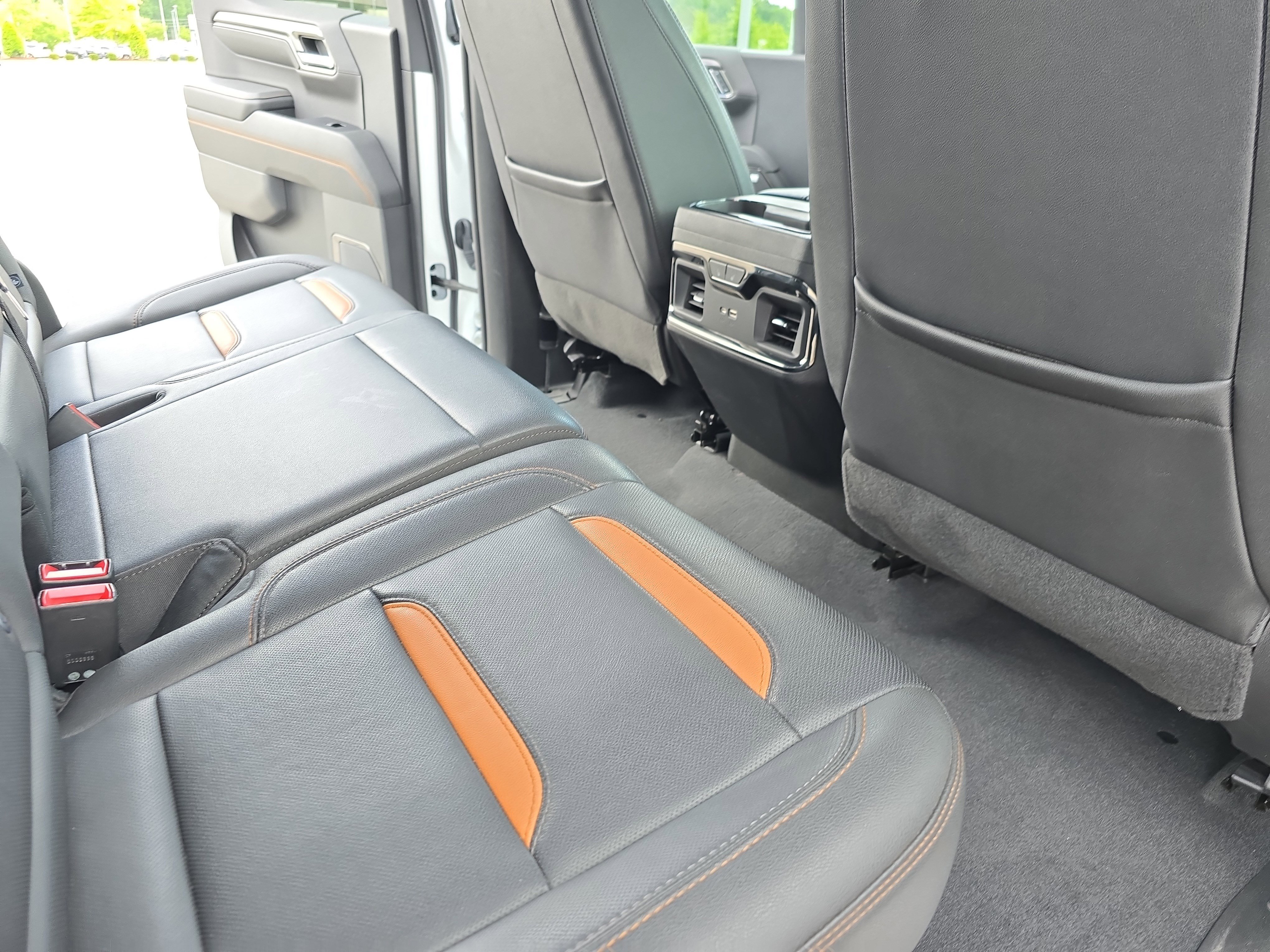 Used 2023 GMC Sierra 1500 AT4 w/ AT4 Premium Package AWD/4WD image 11