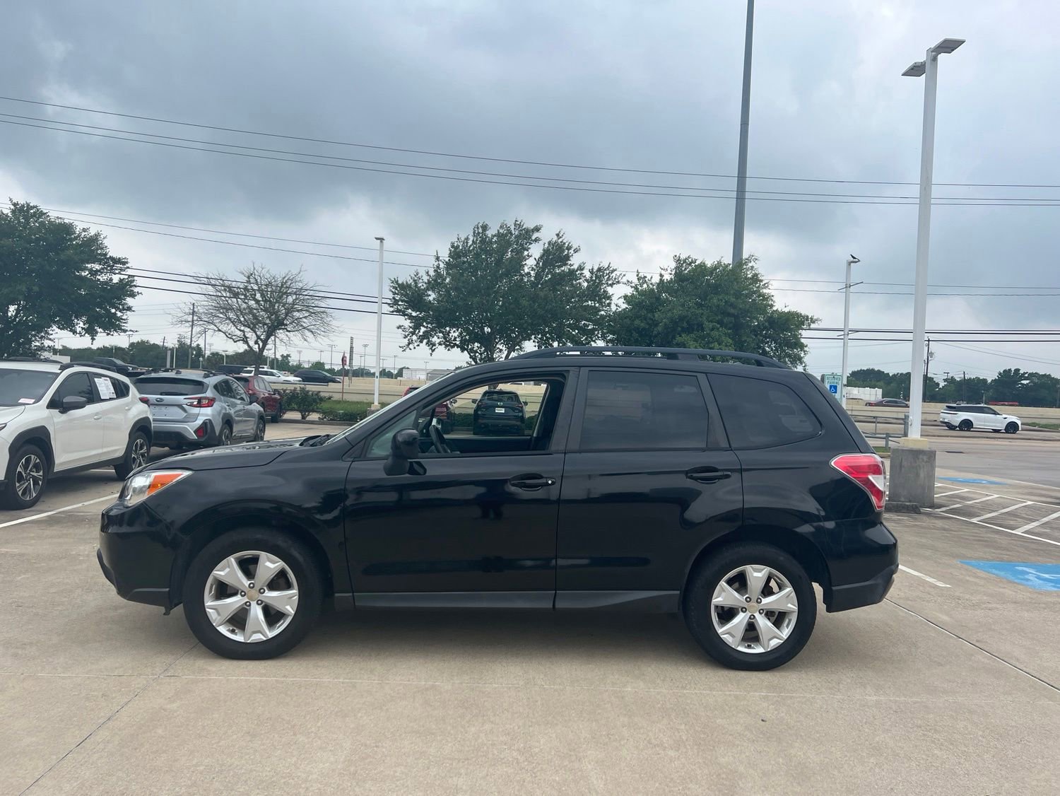 Used 2014 Subaru Forester 2.5i Premium w/ All-Weather Package AWD/4WD image 1