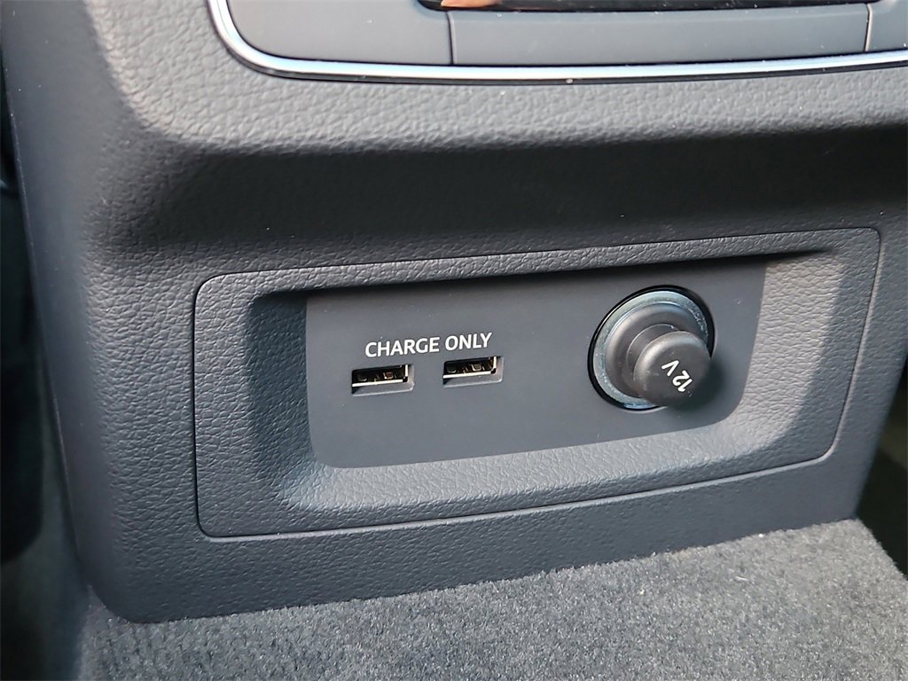 Used 2024 Audi Q5 e Premium w/ Convenience Package image 23