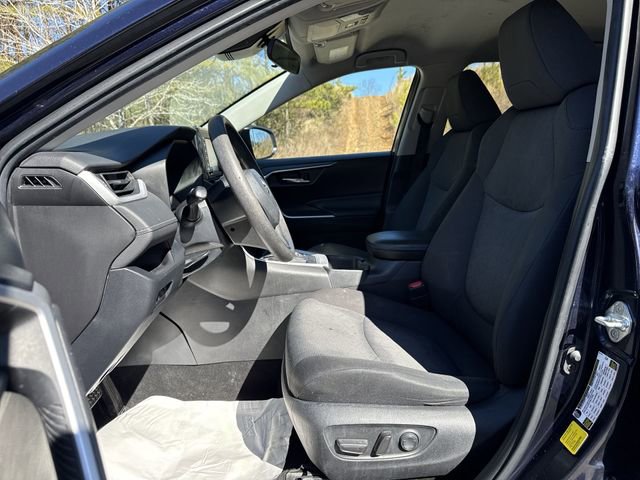 Used 2022 Toyota RAV4 XLE image 11