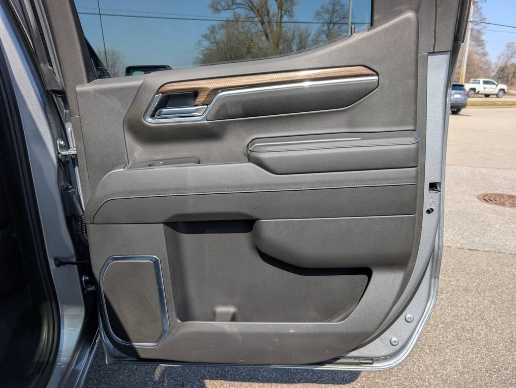 Used 2024 Chevrolet Silverado 1500 LT AWD/4WD image 28