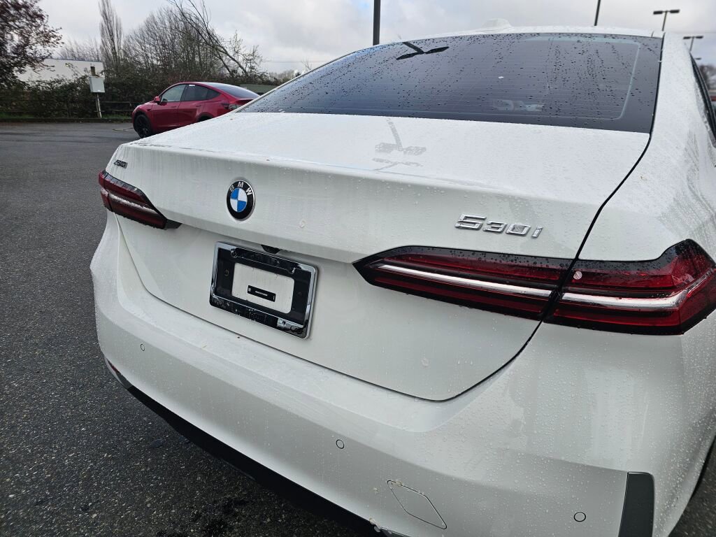 Used 2026 BMW 530i xDrive w/ Premium Package image 17