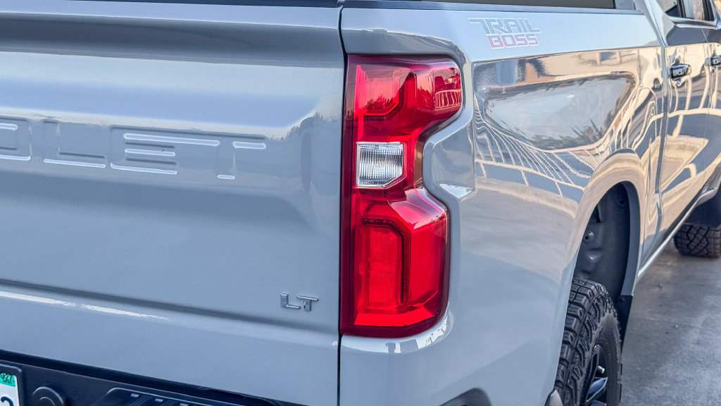 Used 2024 Chevrolet Silverado 1500 LT Trail Boss w/ Convenience Package II AWD/4WD image 10
