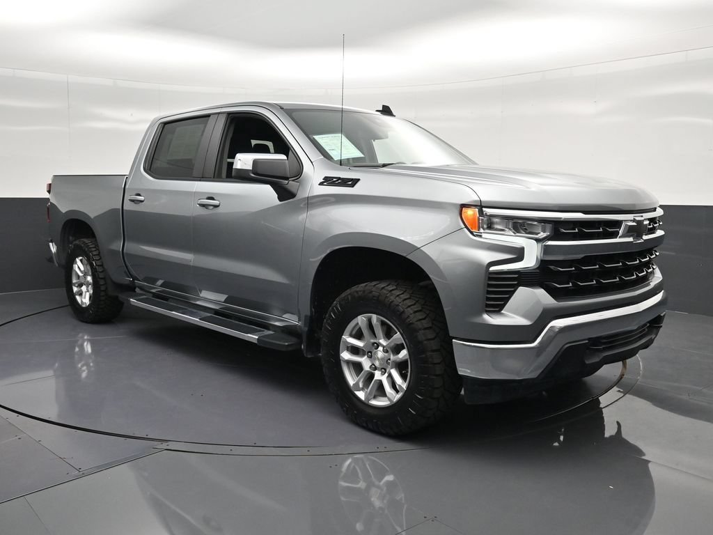 Used 2023 Chevrolet Silverado 1500 LT w/ Z71 Off-Road Package AWD/4WD image 5