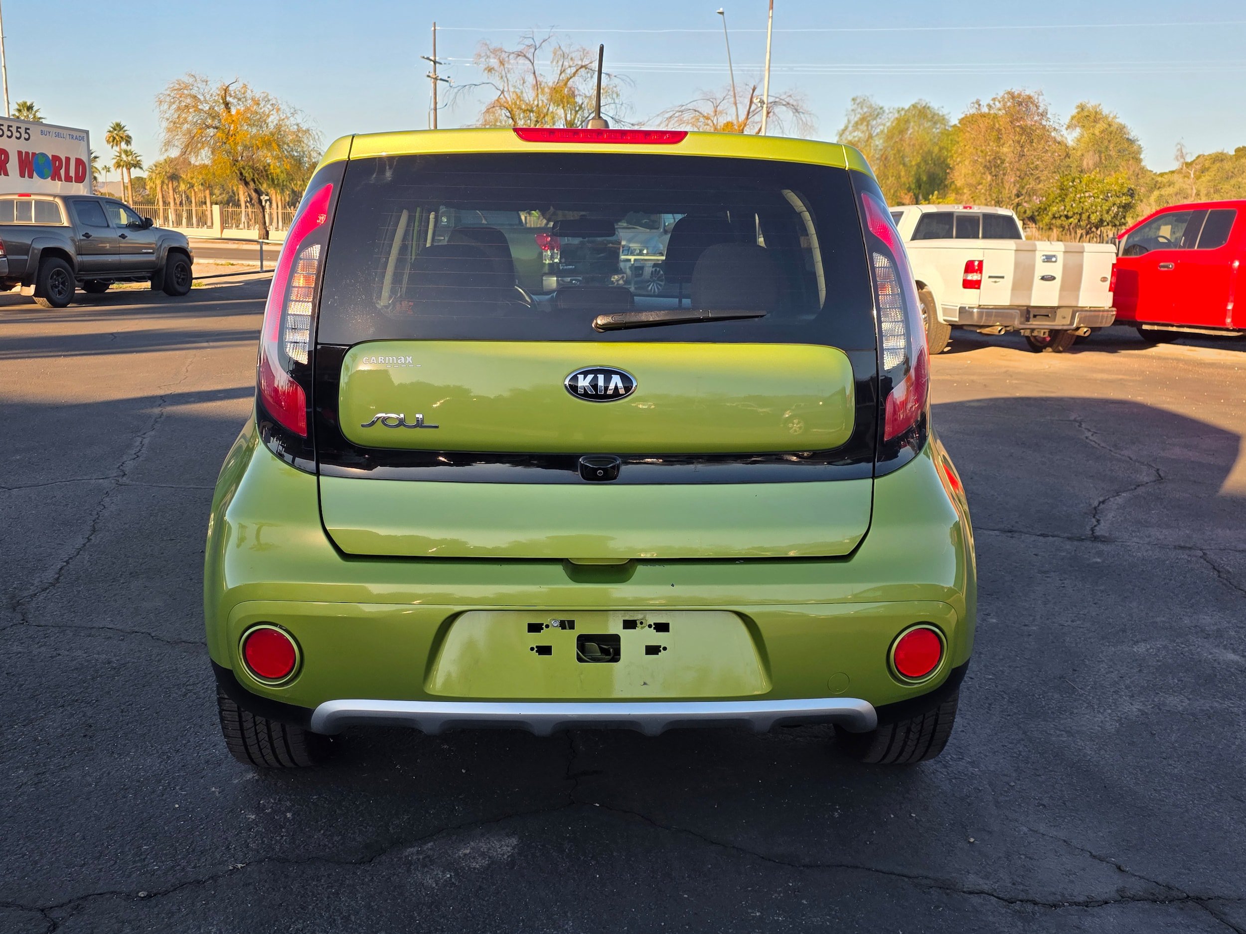 Used 2018 Kia Soul + FWD image 4