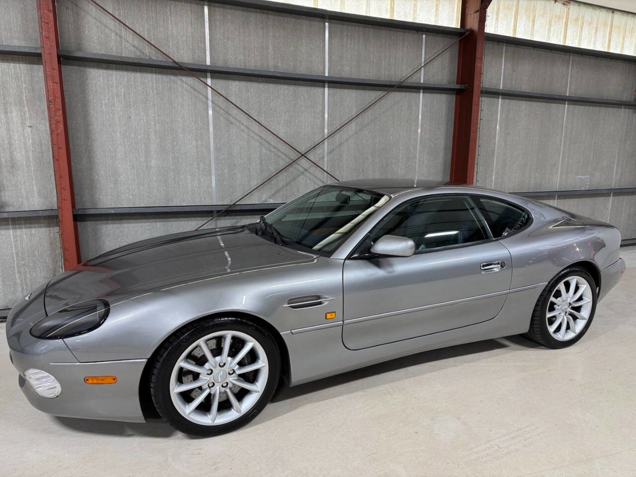 Used 2000 Aston Martin DB7 Vantage RWD image 4