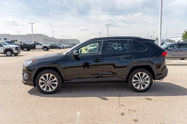 Used 2021 Toyota RAV4 XLE Premium AWD/4WD image 4