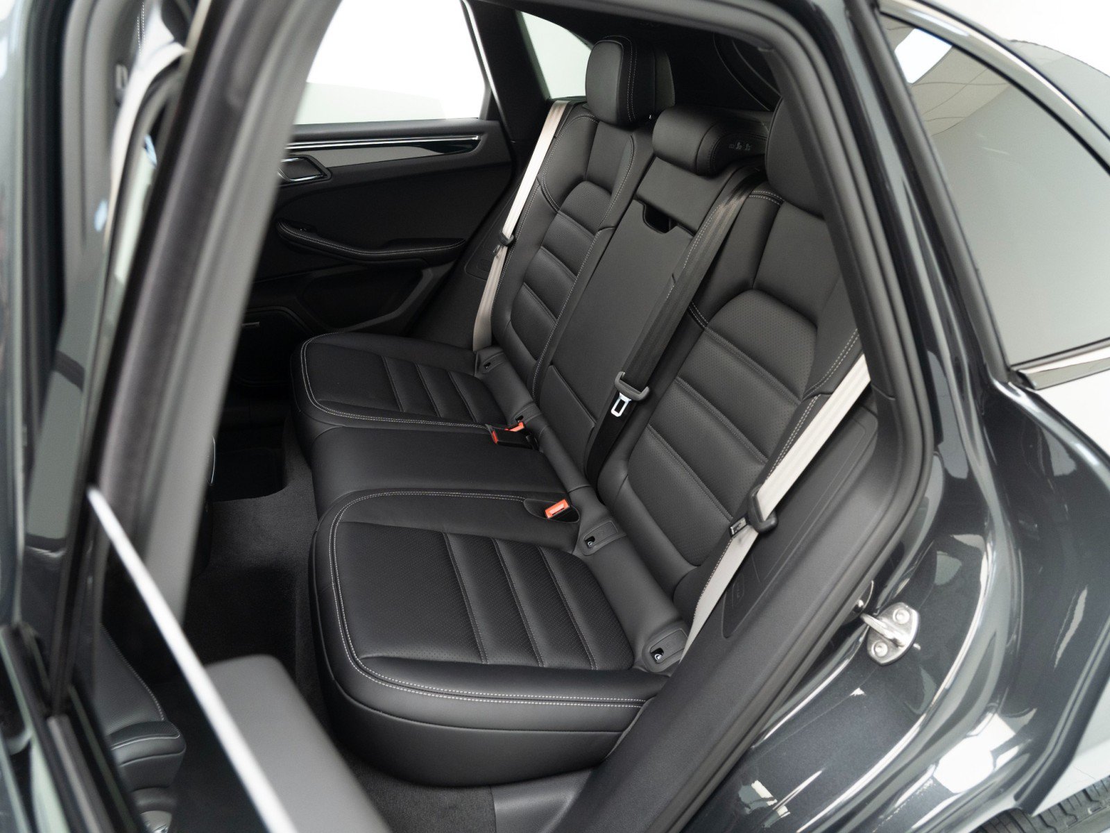 New 2026 Porsche Macan S AWD/4WD image 30