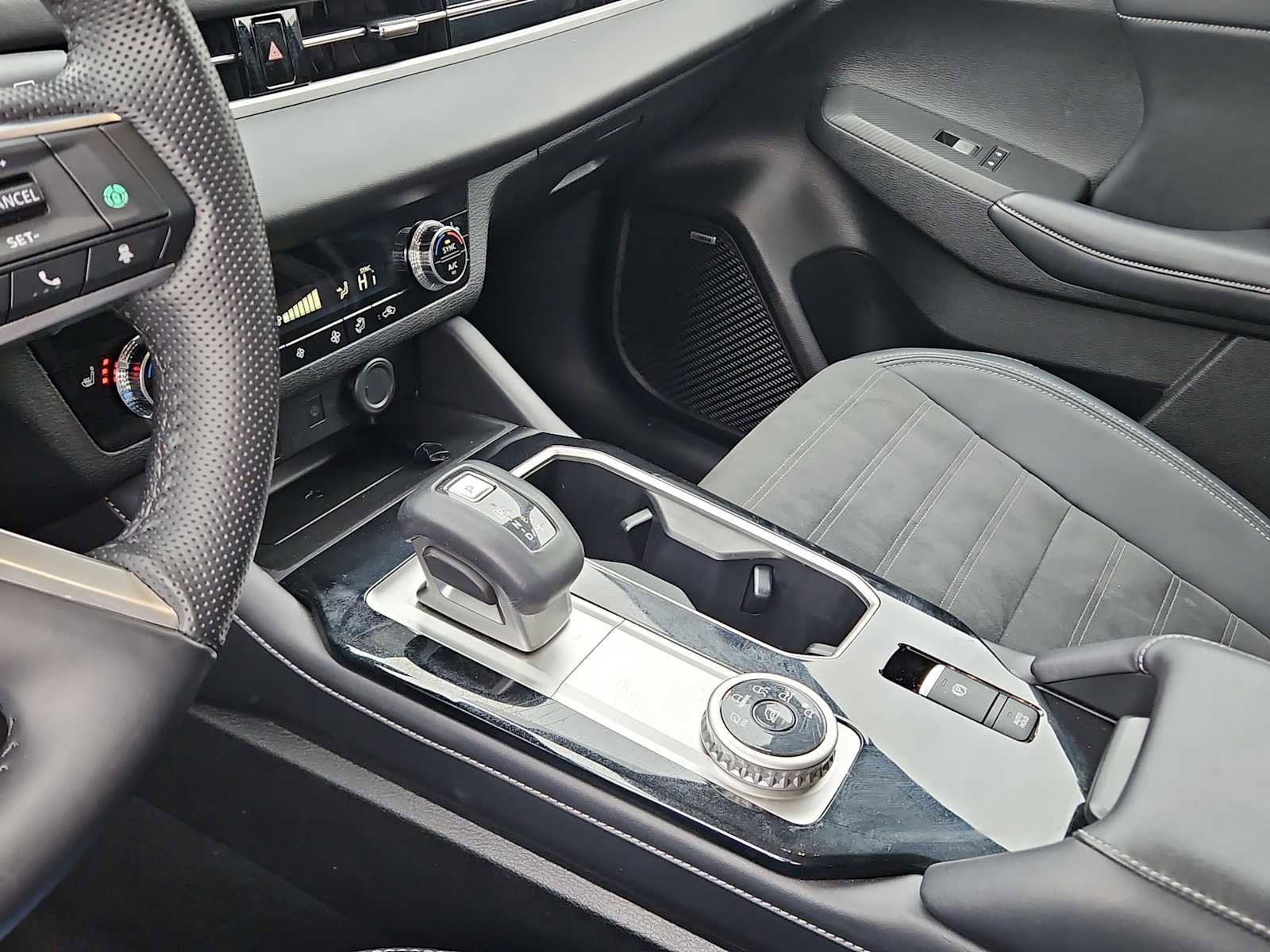 Used 2025 Mitsubishi Outlander SE image 19