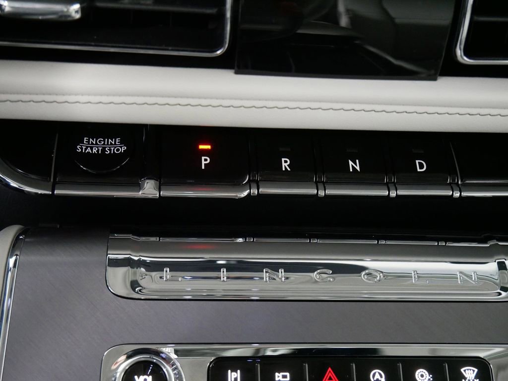 New 2025 Lincoln Aviator AWD w/ Equipment Group 101A image 24