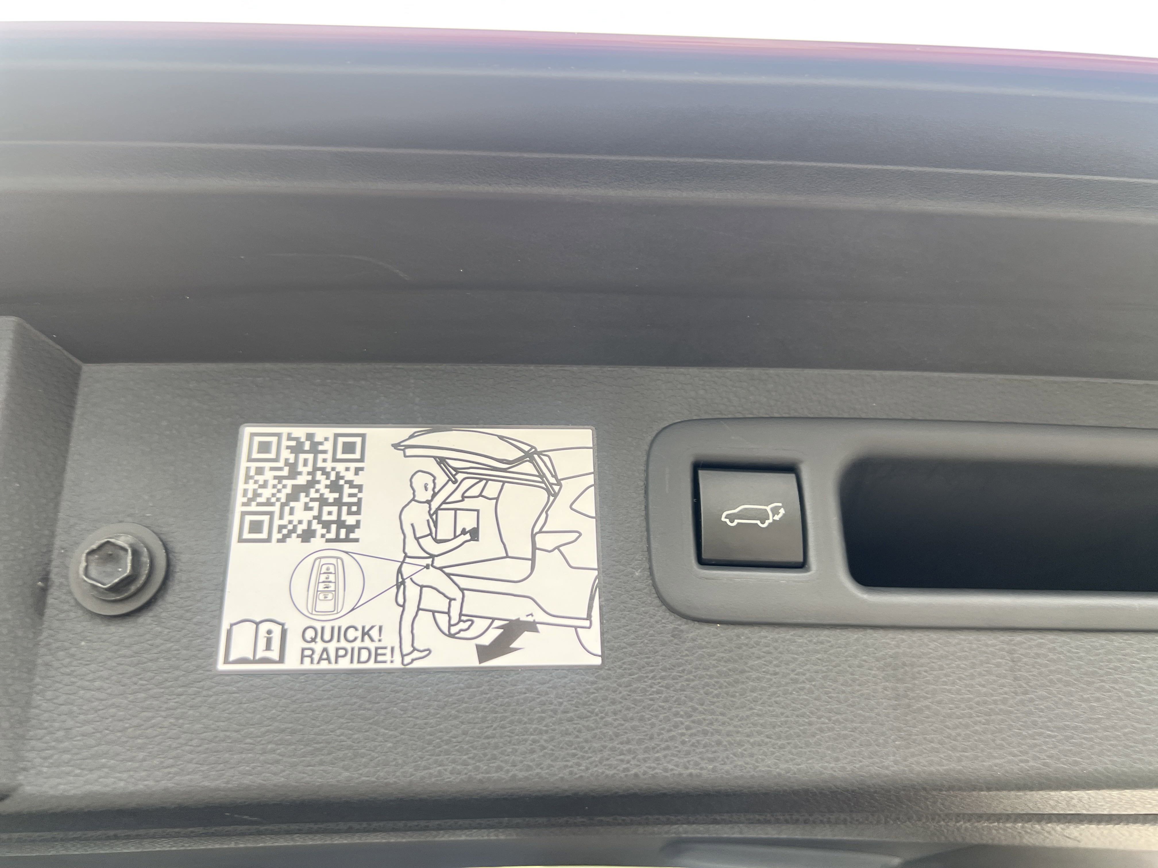 Used 2023 Toyota Highlander Platinum image 18