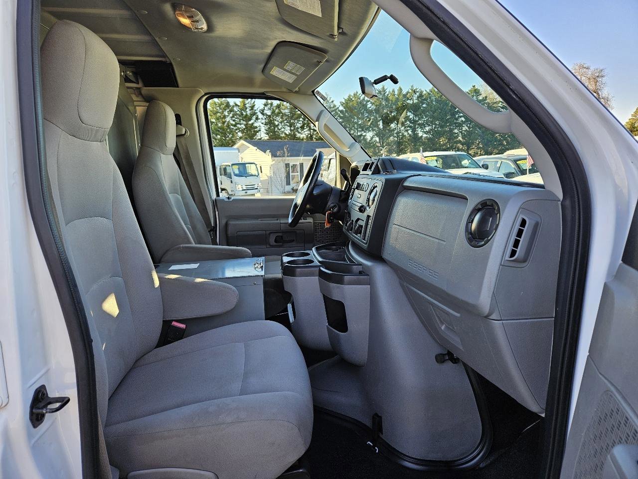 Used 2014 Ford E-250 and Econoline 250 E-250 HD 138 WB, For Sale In w/ Power Group image 30