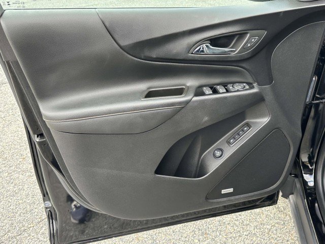 Used 2023 Chevrolet Equinox Premier image 17