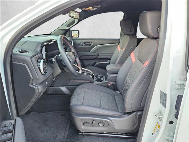 Used 2024 Chevrolet Colorado Z71 w/ Z71 Convenience Package 2 image 17