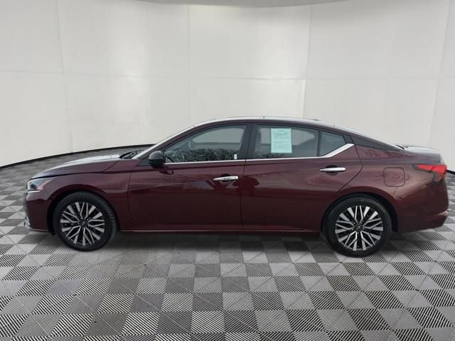 Used 2024 Nissan Altima 2.5 SV image 12