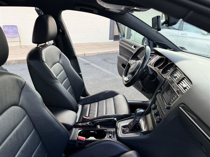 Used 2017 Volkswagen GTI SE FWD image 13