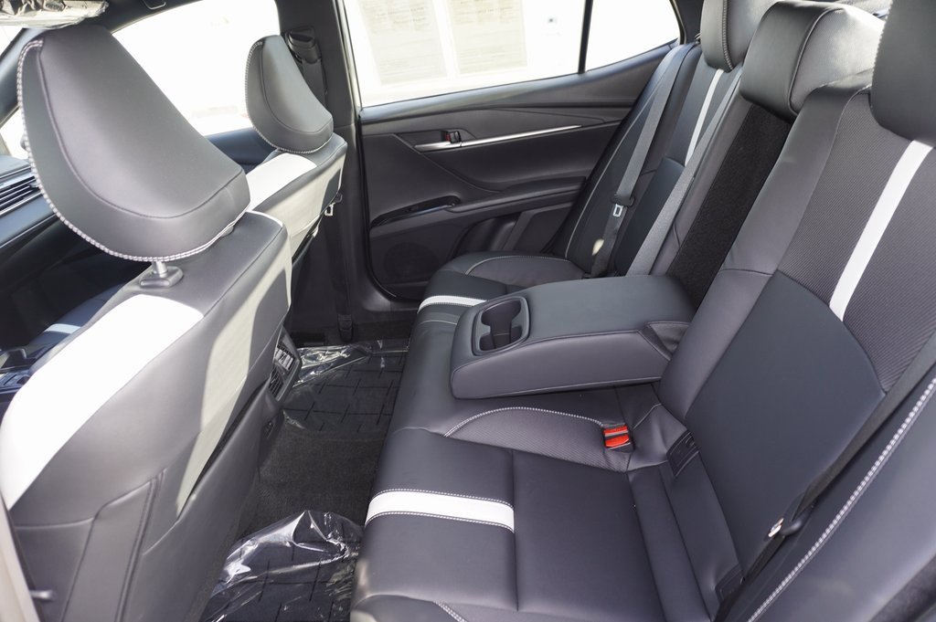 Certified 2025 Toyota Camry SE image 9