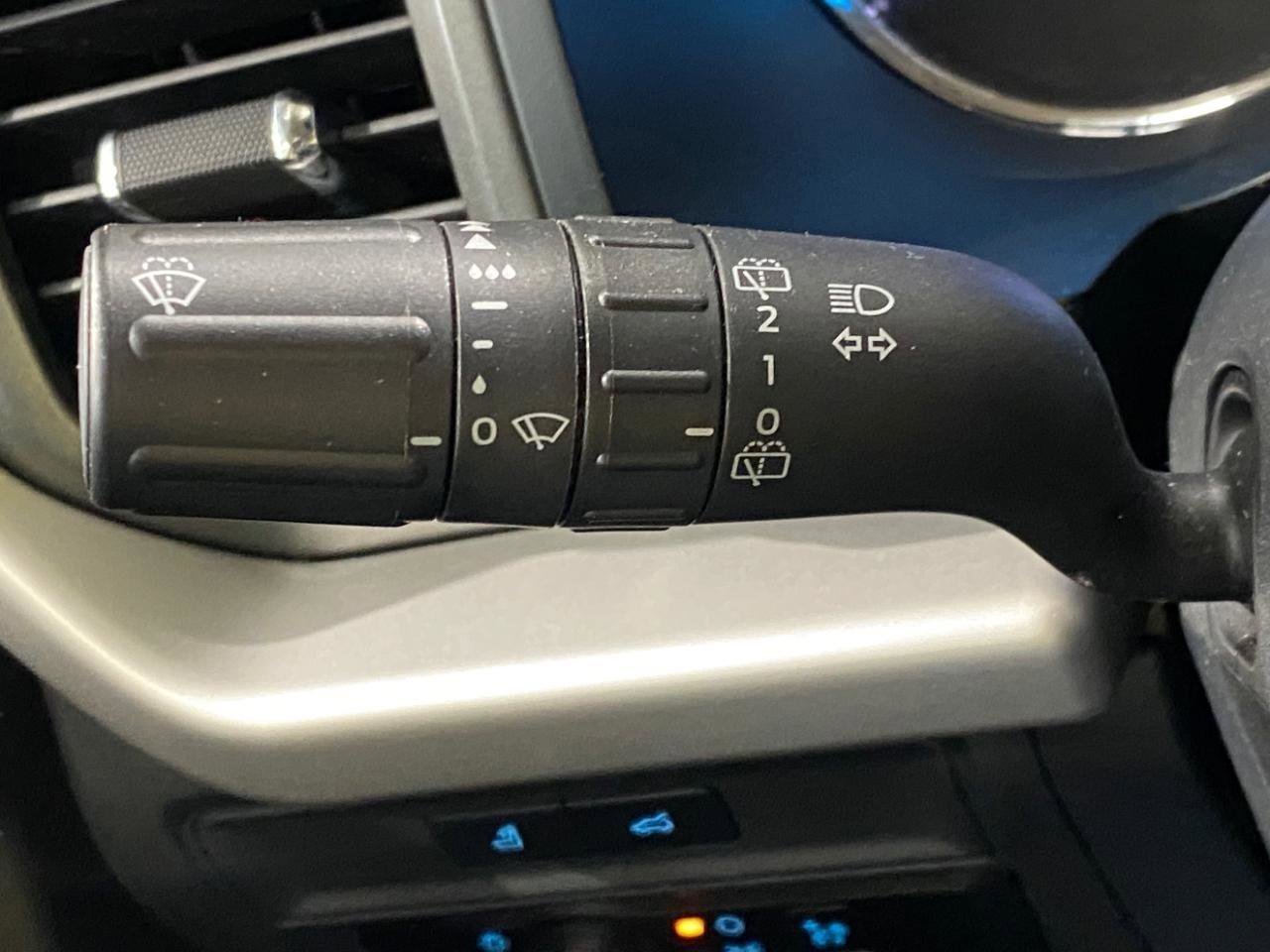 Used 2023 Ford Expedition Max XLT image 23