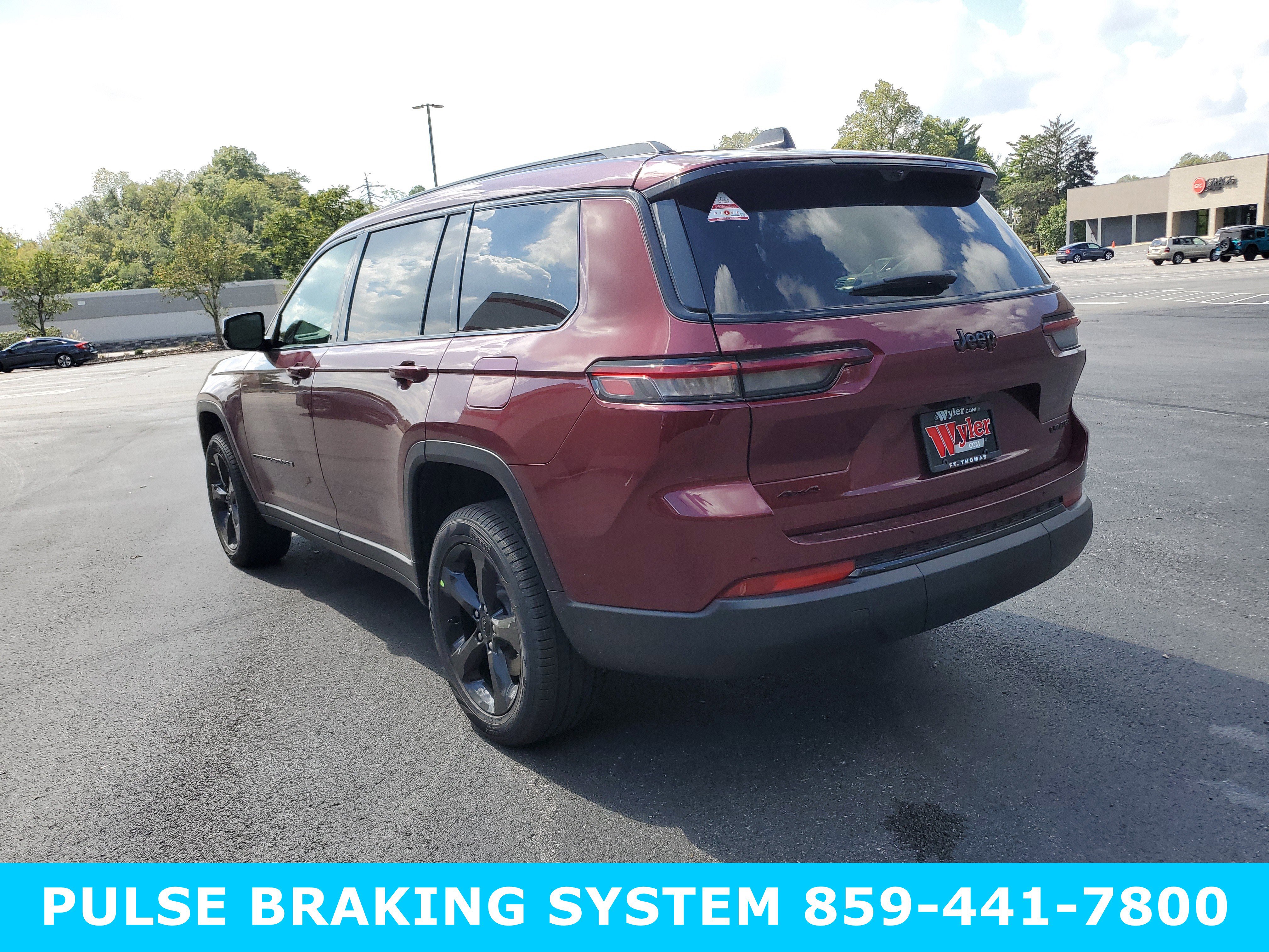 New 2025 Jeep Grand Cherokee L Limited w/ Luxury Tech Group II AWD/4WD image 7