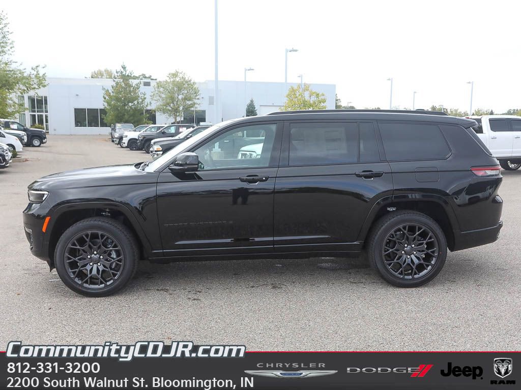 New 2025 Jeep Grand Cherokee L Summit w/ Advanced Protech Group IV image 3