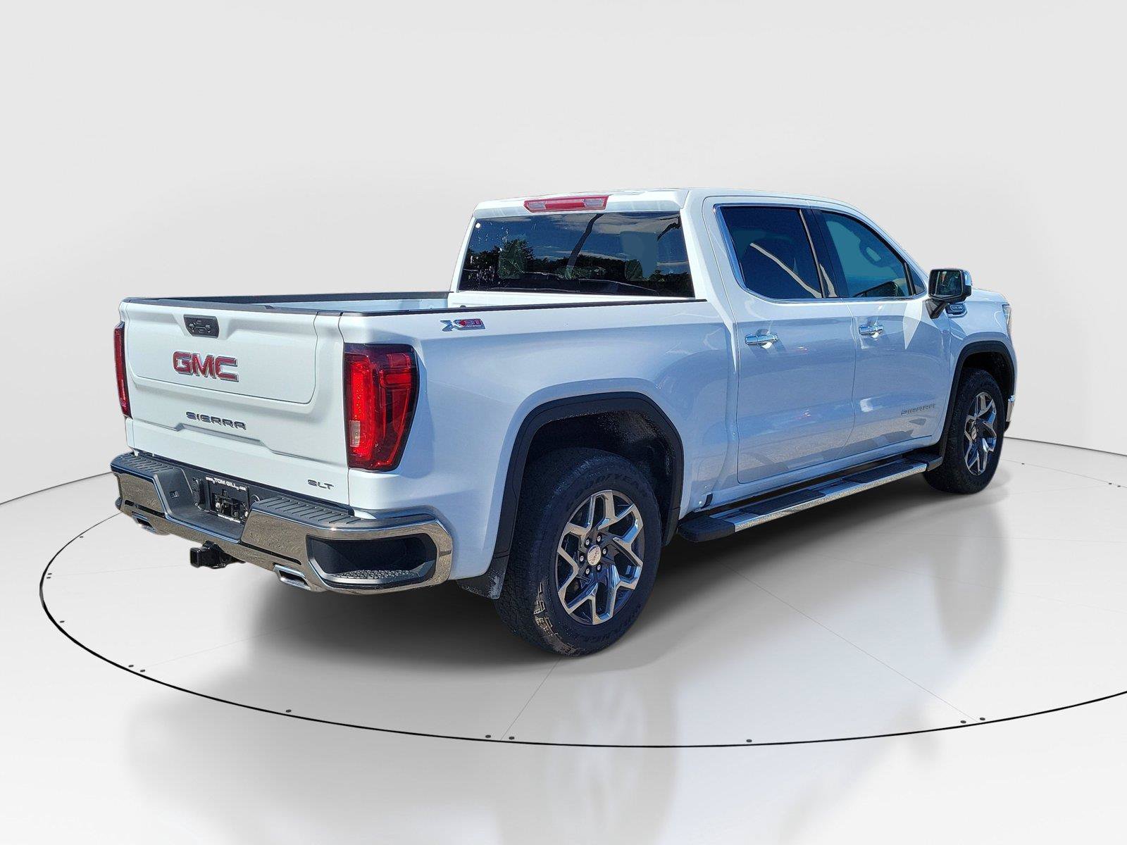 New 2026 GMC Sierra 1500 SLT w/ SLT Premium Package AWD/4WD image 4