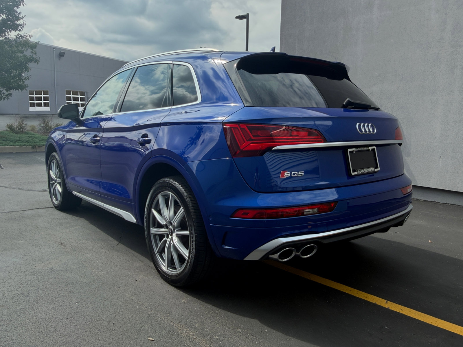 Used 2021 Audi SQ5 Prestige AWD/4WD image 3