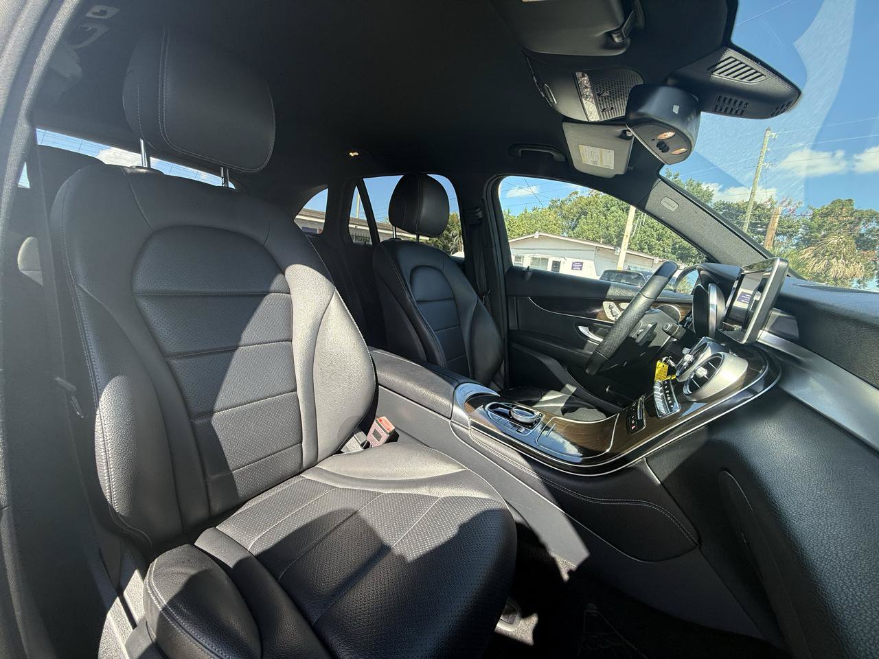 Used 2019 Mercedes-Benz GLC 300 w/ Premium Package image 54