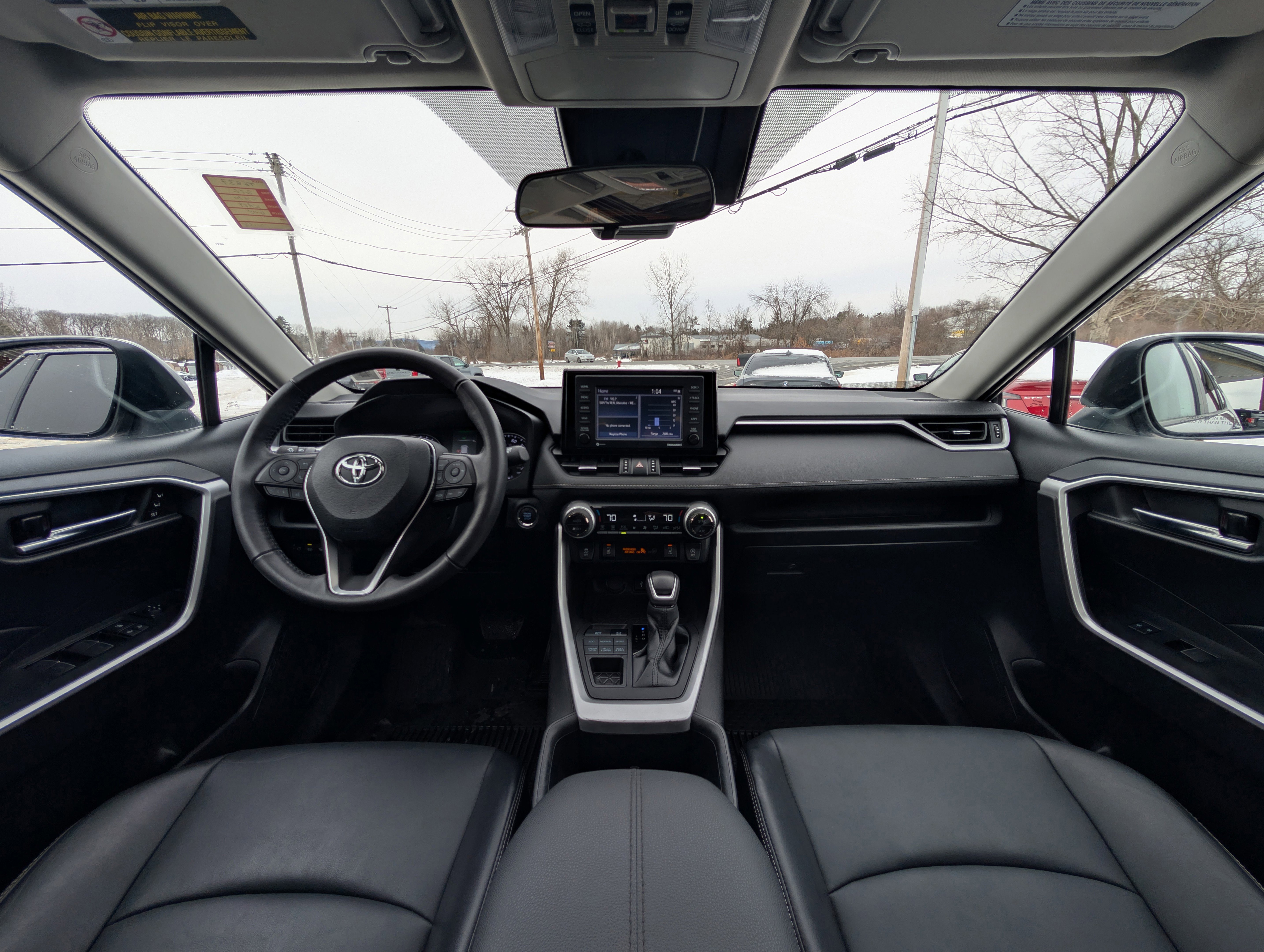 Used 2022 Toyota RAV4 XLE Premium image 2