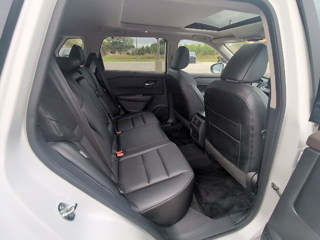 Used 2023 Nissan Rogue SV w/ SV Premium B Package AWD/4WD image 5