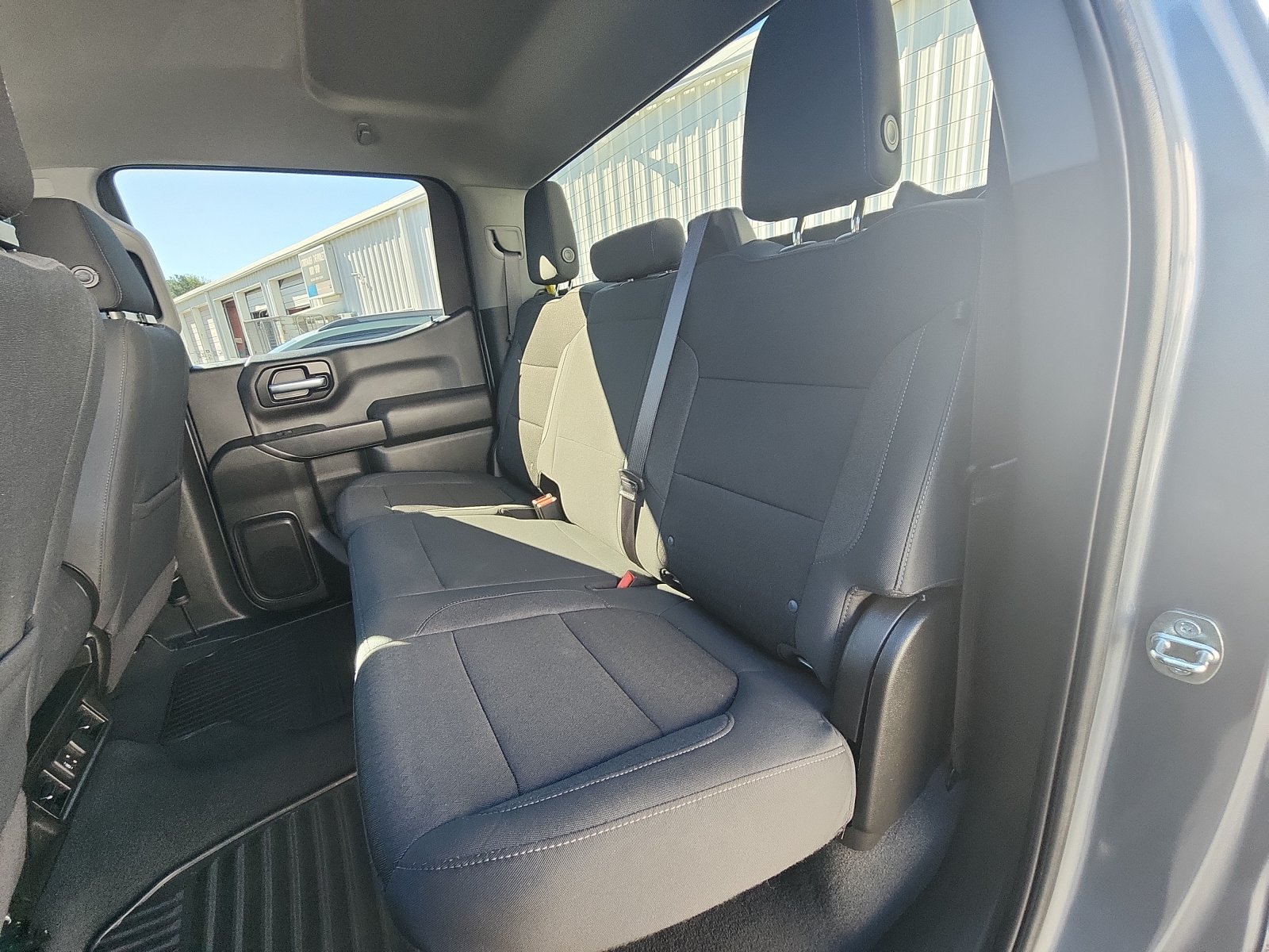 Used 2022 Chevrolet Silverado 1500 LT AWD/4WD image 22