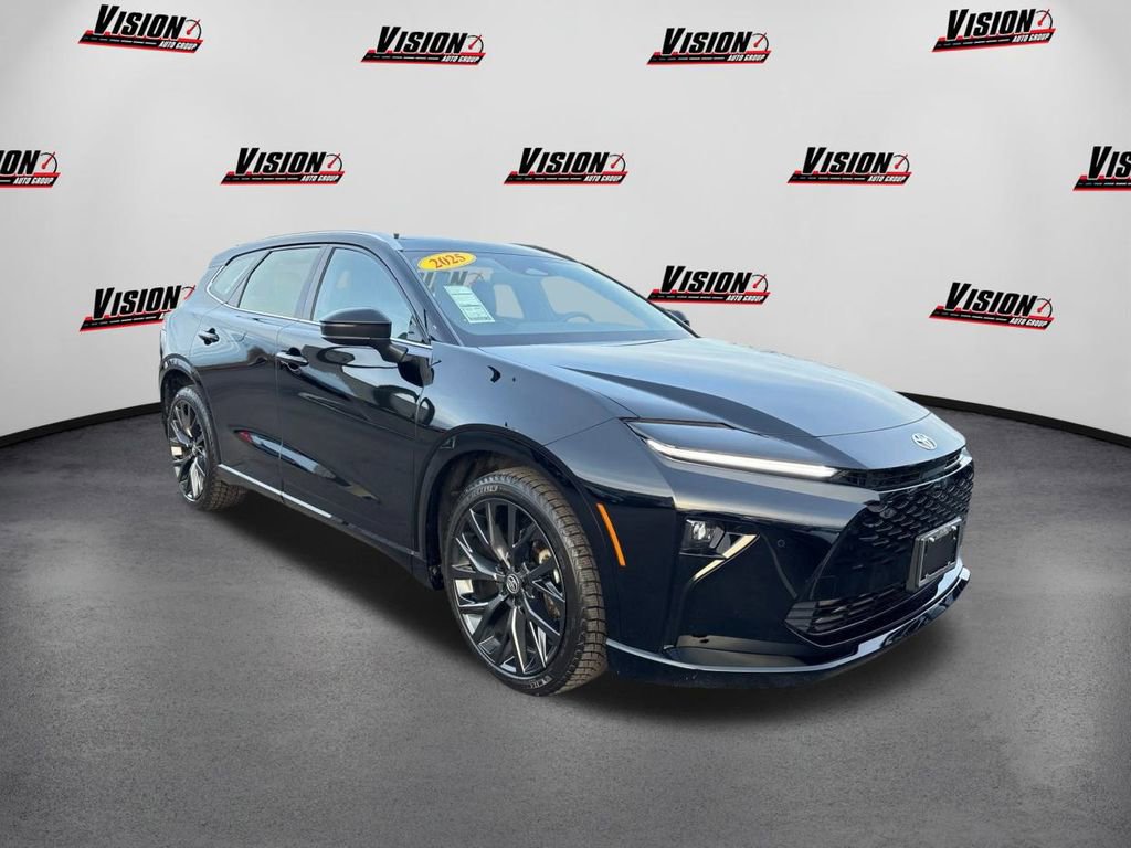 Used 2025 Toyota Crown Signia w/ Advanced Technology Package image 3