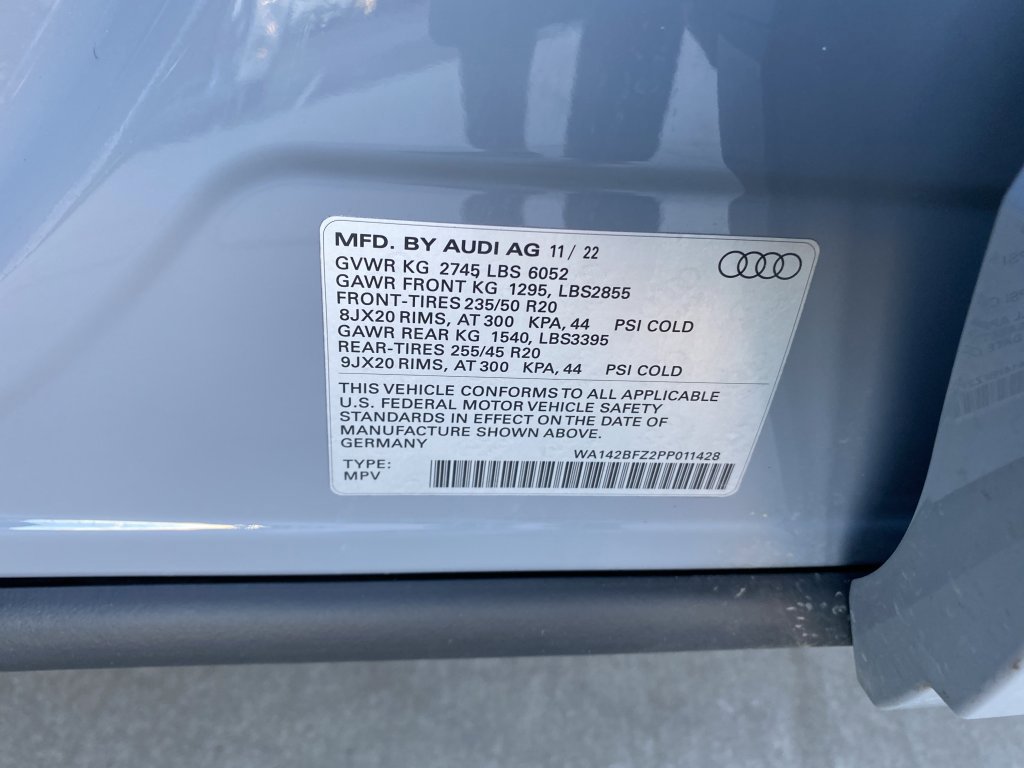 Used 2023 Audi Q4 e-tron Prestige image 45