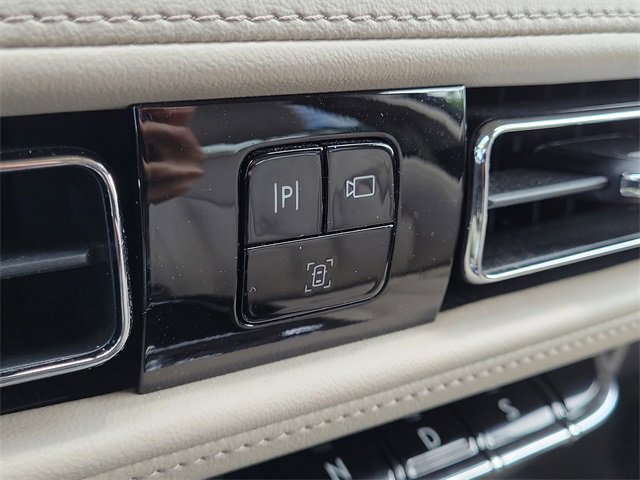 Certified 2023 Lincoln Nautilus FWD w/ Premium Package image 18