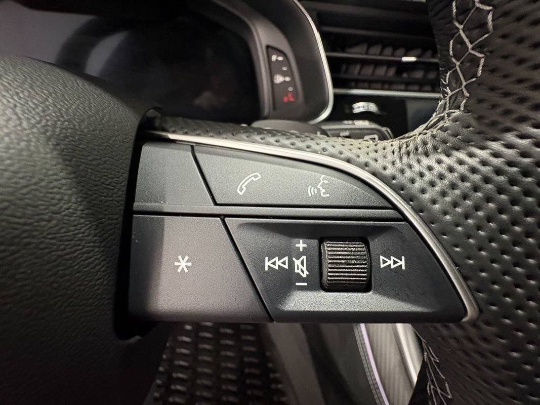 Used 2026 Audi SQ8 Prestige AWD/4WD image 15