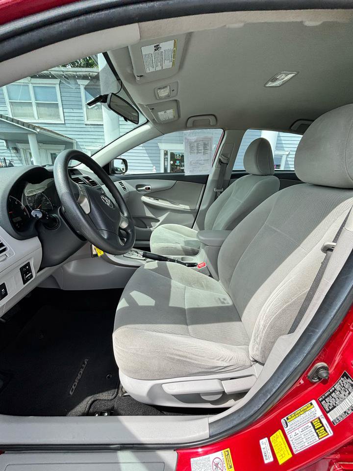 Used 2012 Toyota Corolla LE FWD image 9