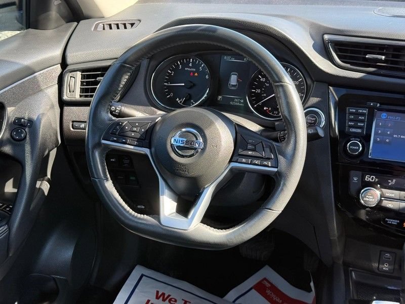 Used 2017 Nissan Rogue SV AWD/4WD image 14