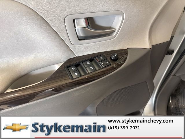 Used 2019 Toyota Sienna XLE w/ XLE Navigation Package FWD image 26