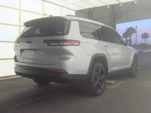 Used 2021 Jeep Grand Cherokee L Laredo RWD image 2