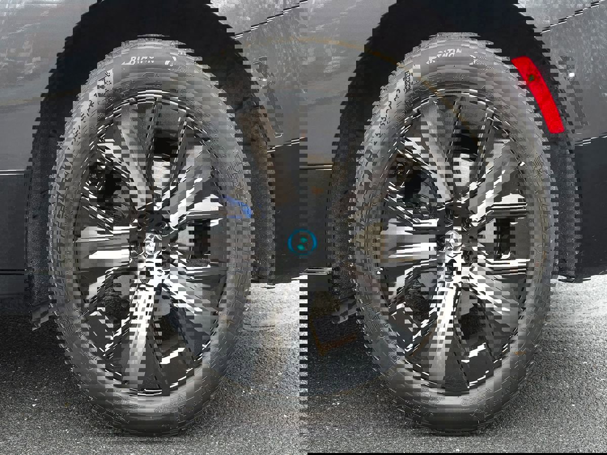 Used 2024 BMW iX xDrive50 w/ Premium Package image 65