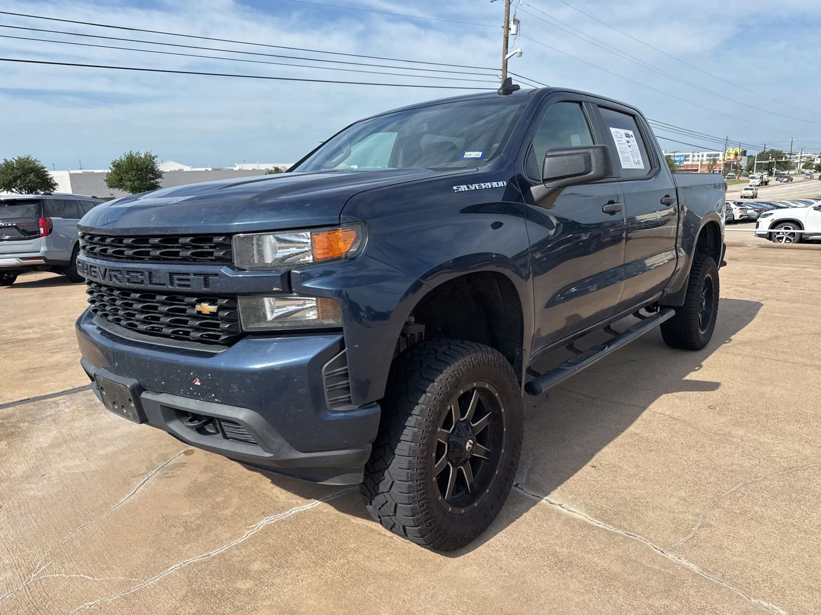 Used 2020 Chevrolet Silverado 1500 Custom w/ Custom Convenience Package RWD image 3