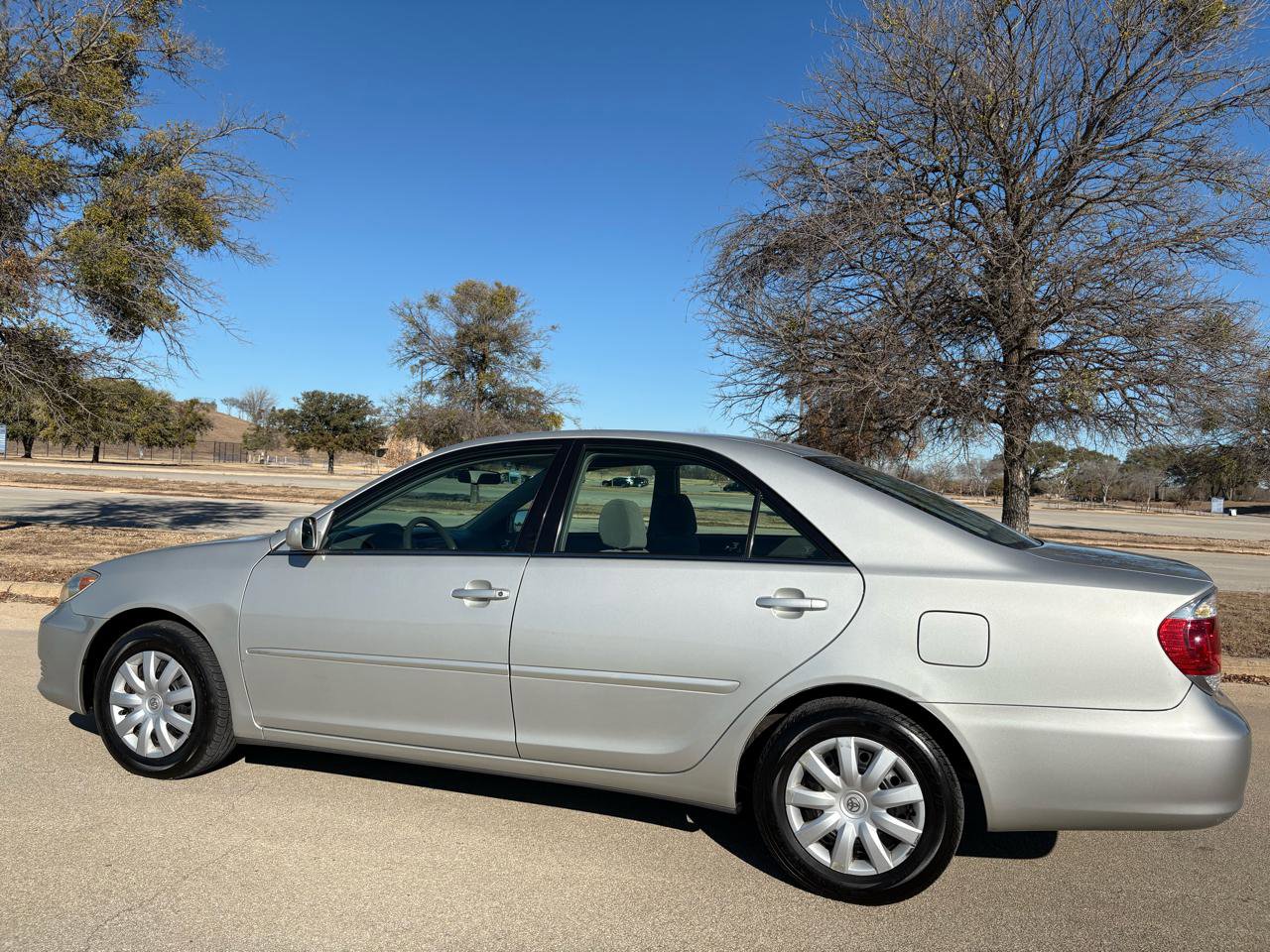 Used 2006 Toyota Camry LE FWD image 3