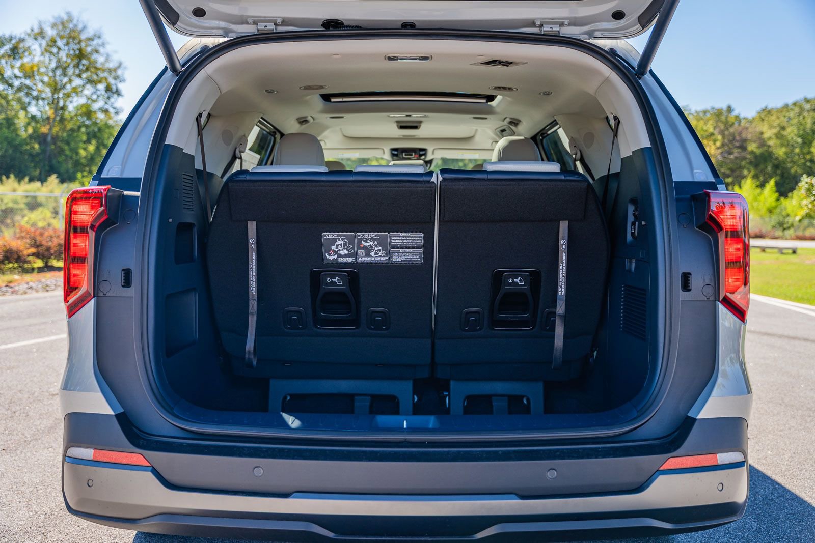 New 2026 Kia Carnival SX w/ SX Dark Edition Package image 11