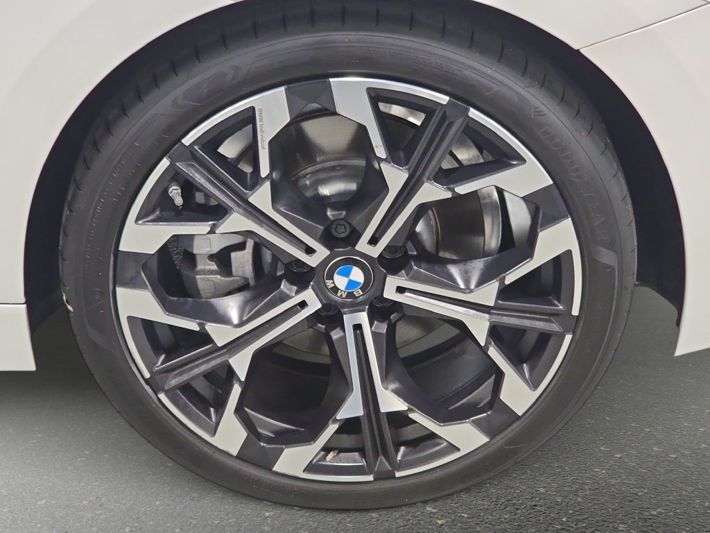 Certified 2026 BMW 230i Coupe w/ Convenience Package RWD image 23