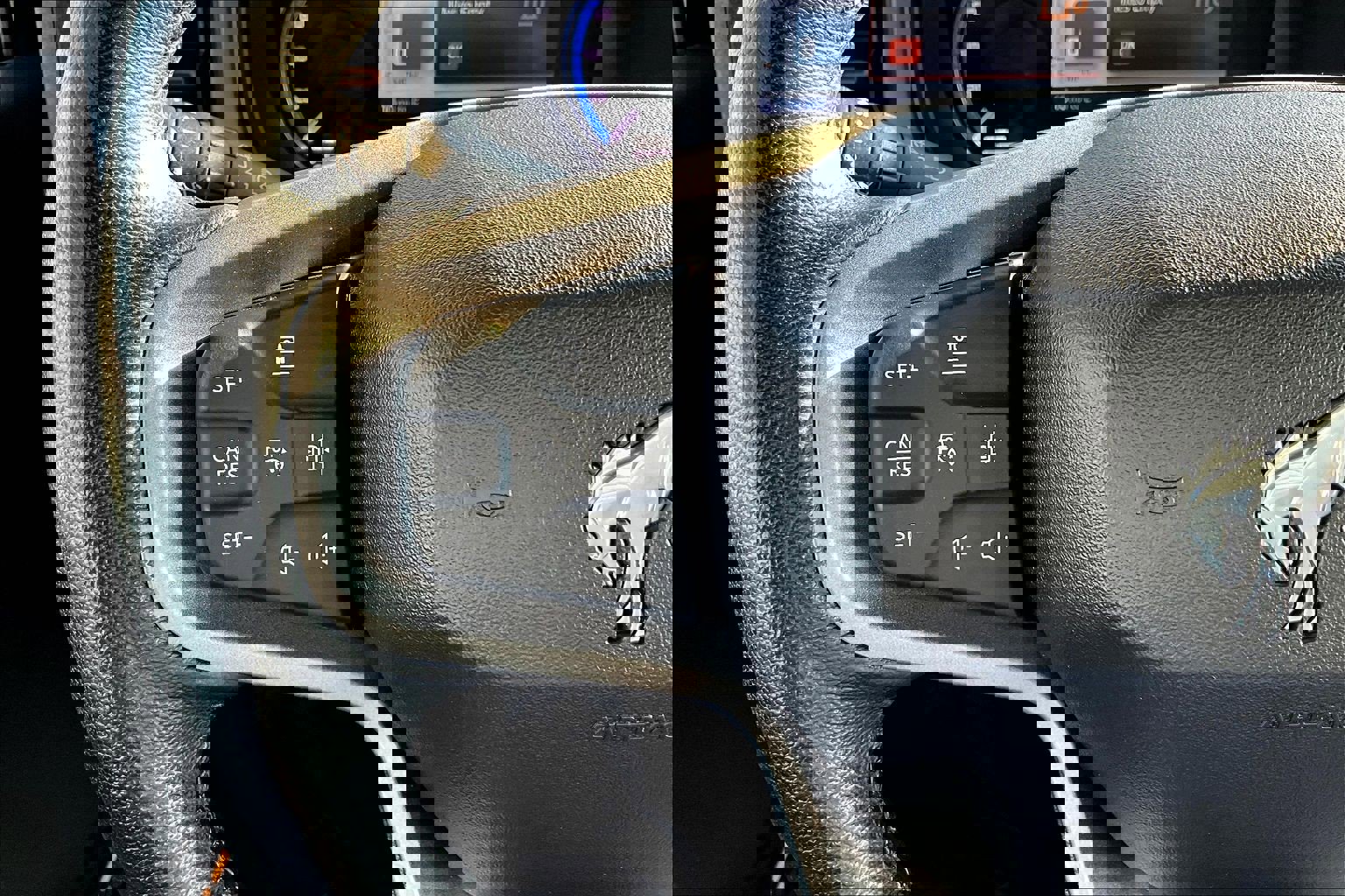 Used 2023 Ford Bronco Badlands image 19