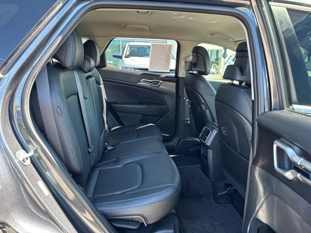 Used 2025 Kia Sportage EX FWD image 24